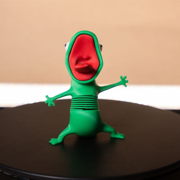 3D Printed Articulated Spring Lizard Tom Figurine Funny Poseable Desk Toy for Stress Relief and Playful Office Decor (Spring Style)