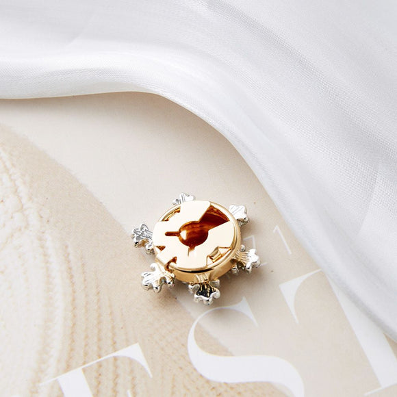 2 Piece Christmas Snowflake Button Cover Set - 2.4cm Sparkling Silver Snowflake Decorative Shirt Button Covers for Blouses, Dresses and Festive Outfits